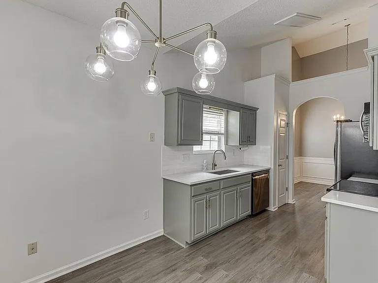 2464 Laurelfield Dr — Photo 25