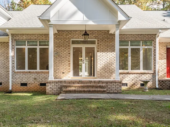 1021 Reaves Dr, Chapel Hill, NC 27516