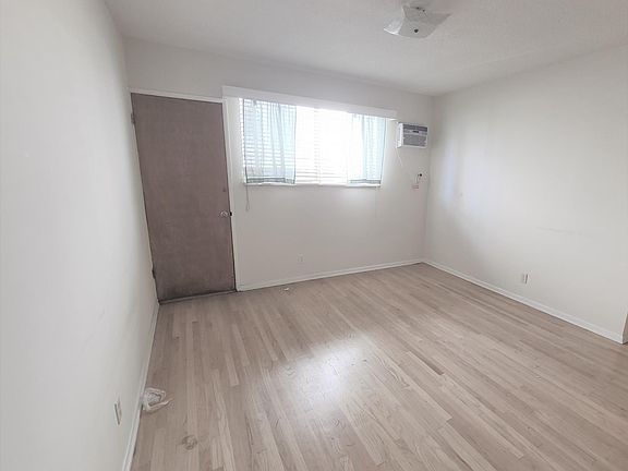 5th image of 1237 N Mansfield Ave APT 1
