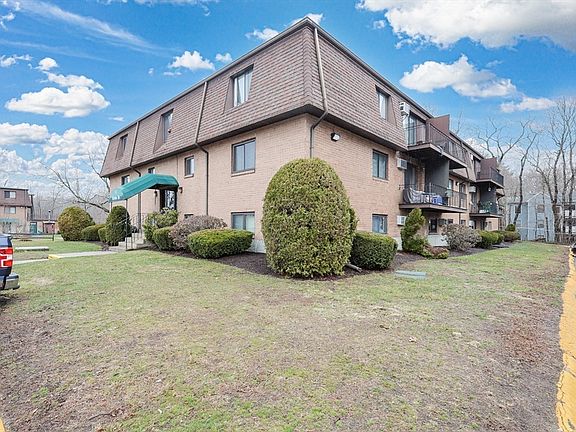 2nd image of 3 Karena Dr #4-21
