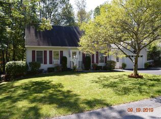 9 Goldfinch Rd, Queensbury, NY 12804