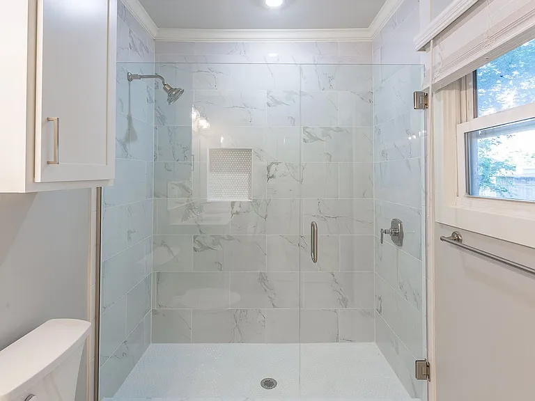 1025 Peachtree St — Photo 8