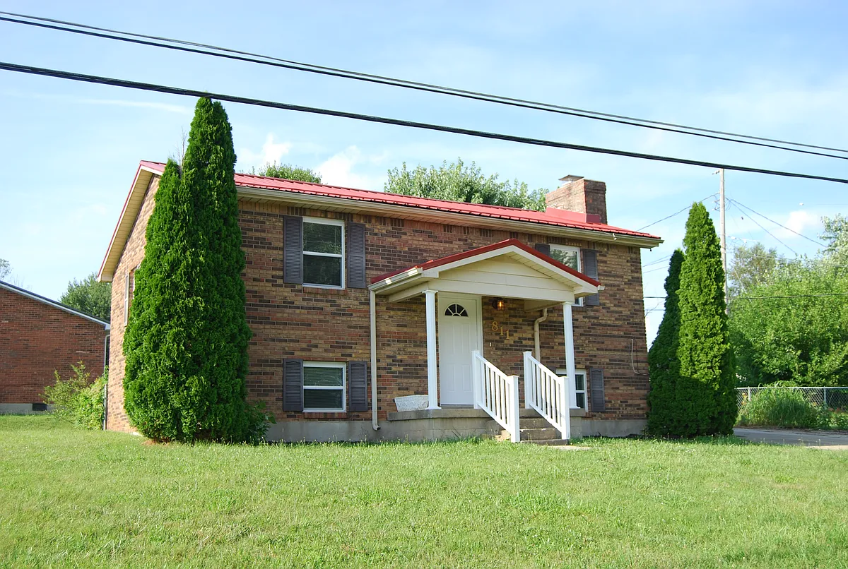 Building Photo - 811 Cedarcrest Dr