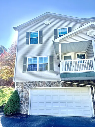 3 Canyon Cv Photo 1