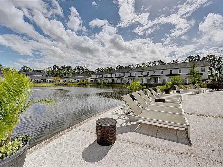 801 Mariners Cir — Photo 32