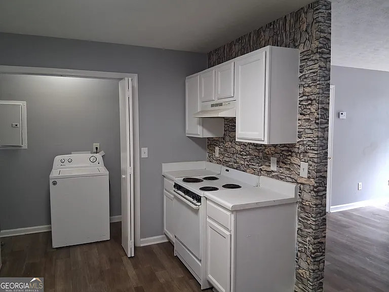 209 E Wilson St #28 — Photo 7