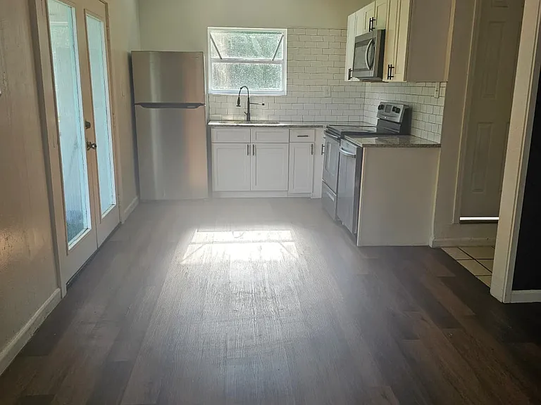 615 Clearlake Rd #B — Photo 4