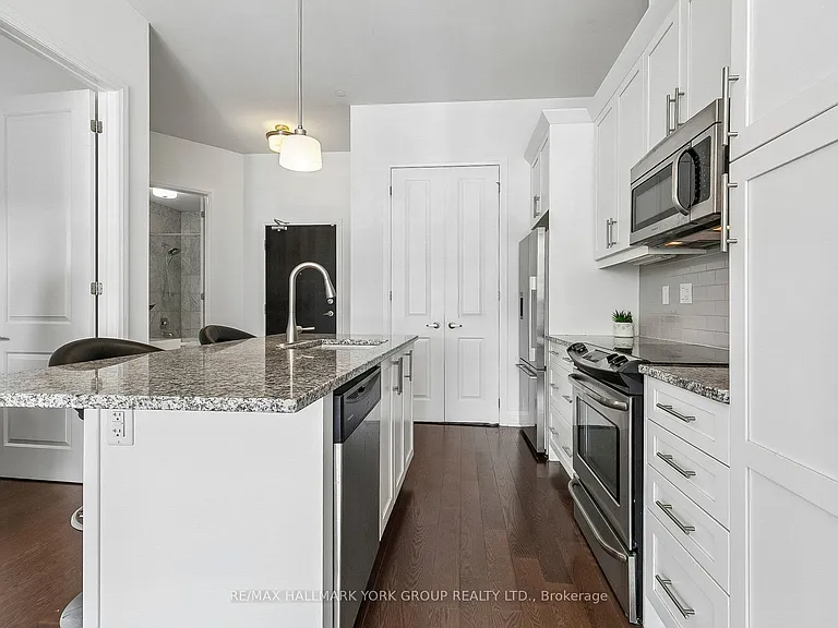 15277 Yonge St #11 — Photo 13