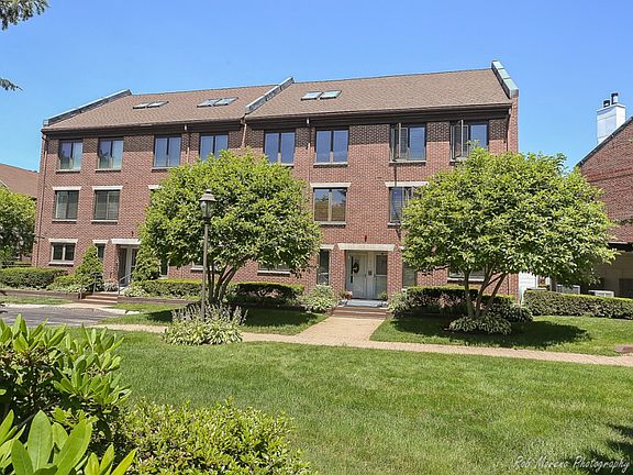 5th image of 126 Merrimac St Unit 33