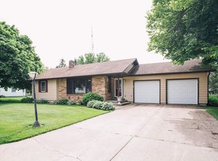 307 N West St, Loyal, WI 54446