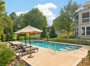 1037 Fox Run Ter, Liberty, MO 64068