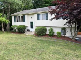 19 Hoskins Rd, Simsbury, CT 06070