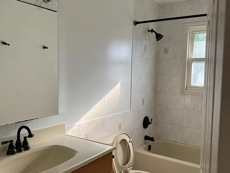 35 Auborn Ave — Photo 8