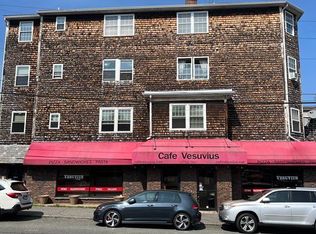 21 Bessom St #4, Marblehead, MA 01945