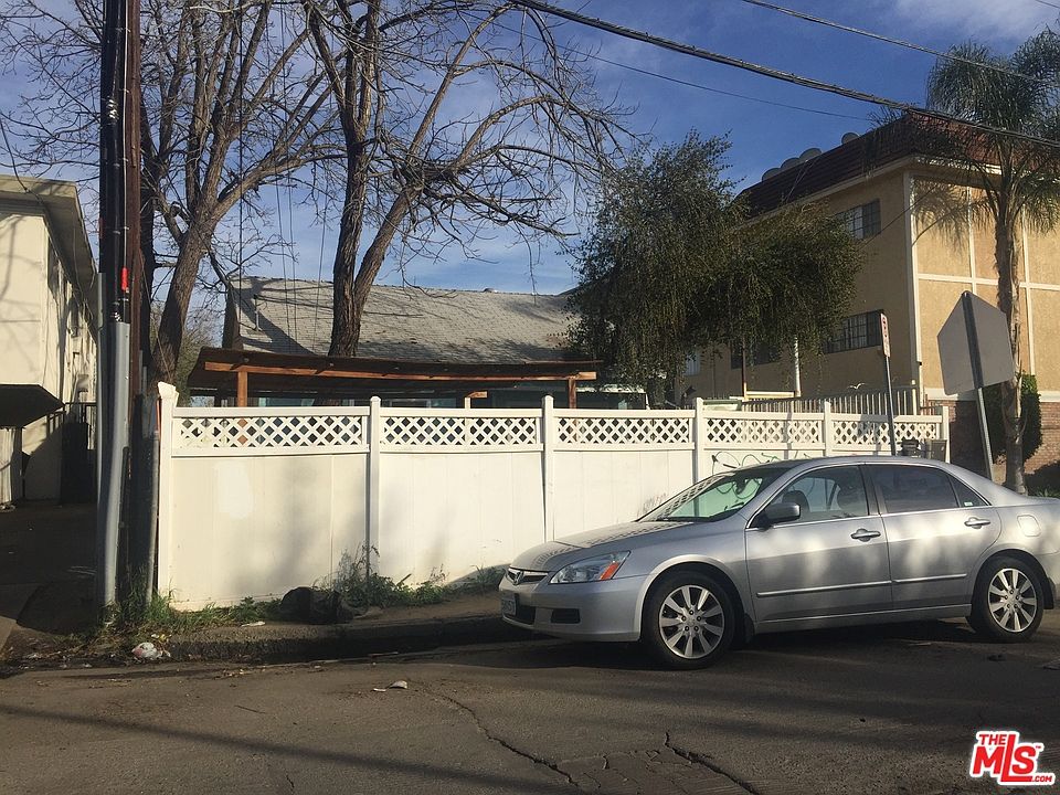 2nd image of 8444 Columbus Ave