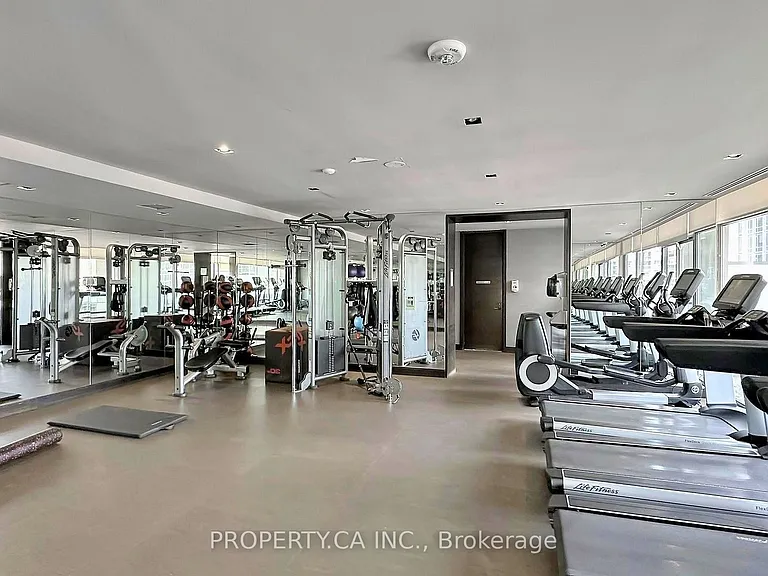 21 Scollard St #406 — Photo 36