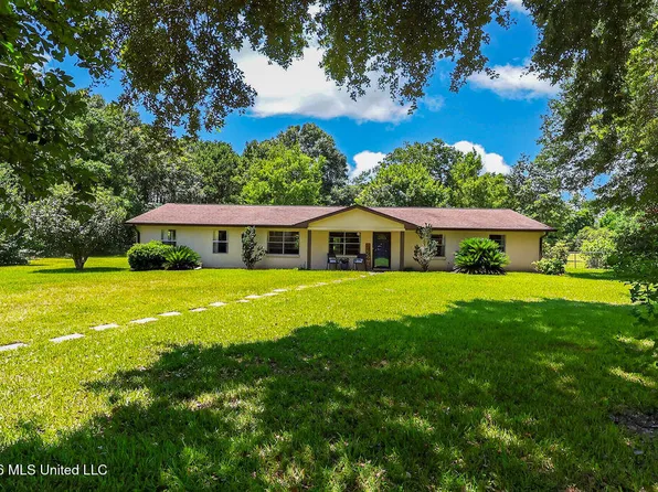 8081 Cox Ln, Pass Christian, MS 39571