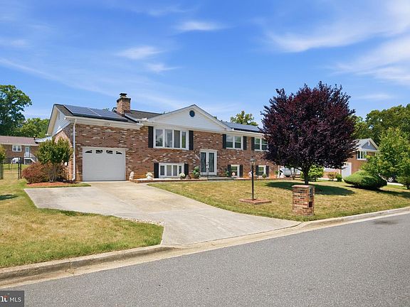 2nd image of 11905 Bizet Ct
