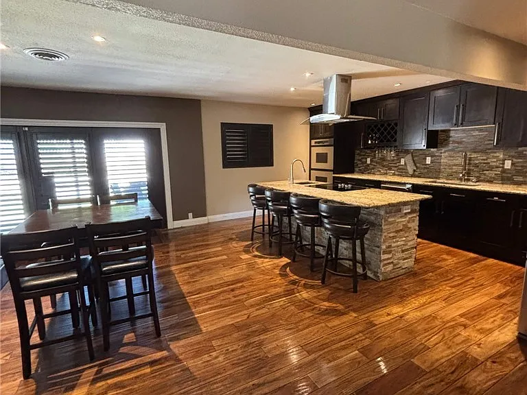 2712 W Oakey Blvd — Photo 3