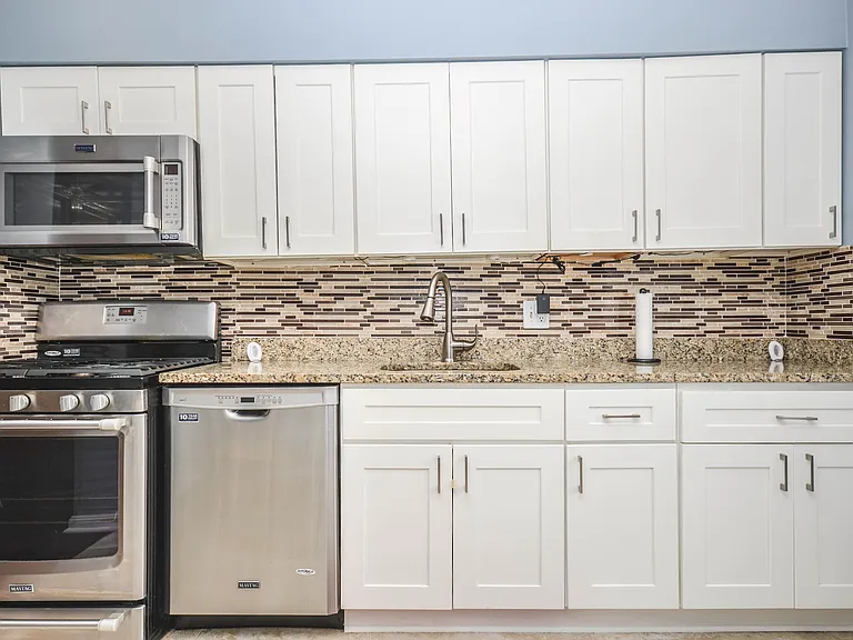 752 College Pkwy #7 — Photo 7