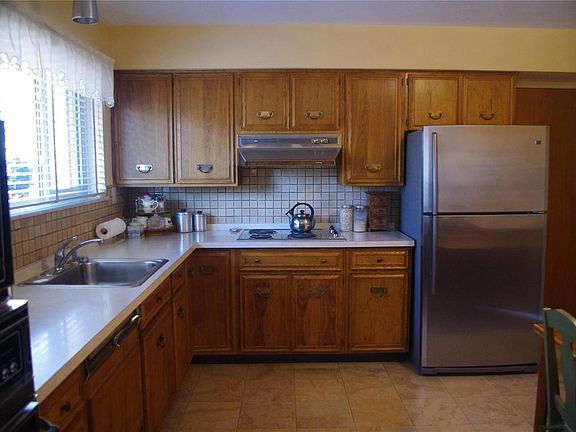 5th image of 9817 Crestwick Dr
