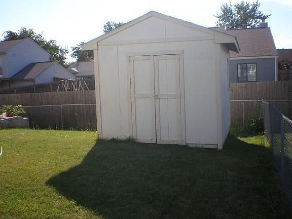 2nd image of 622 Woods Crossing Ln