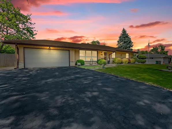 2324 West Woodward DRIVE, Oak Creek, WI 53154