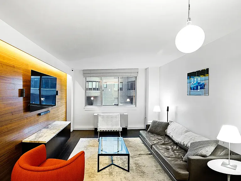 308 E 38th St #6D — Photo 2