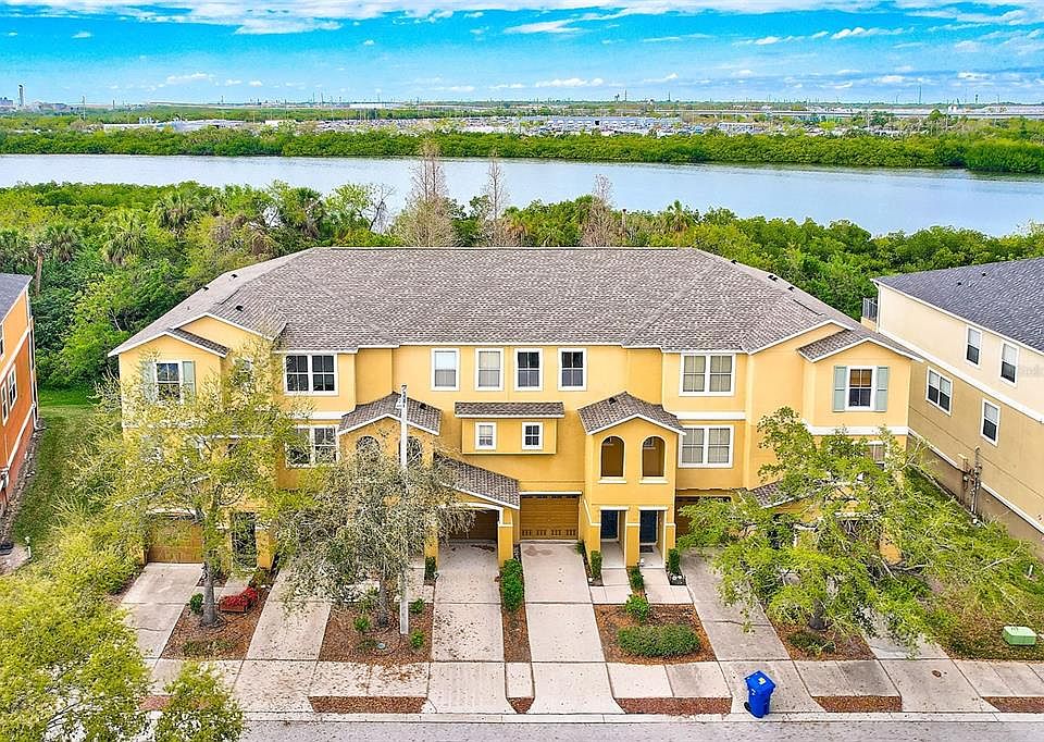 1st image of 531 VINCINDA CREST WAY