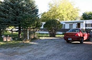 1st image of 627 Monroe Ct