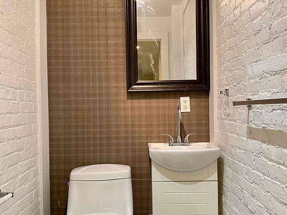 5th image of 1162 Dean St #B2