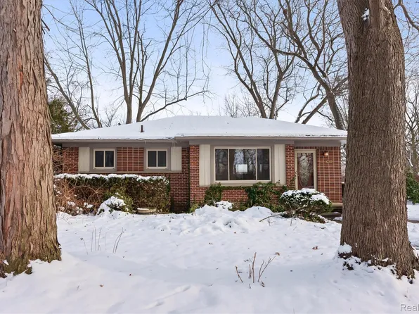 42583 Five Mile Rd, Plymouth, MI 48170