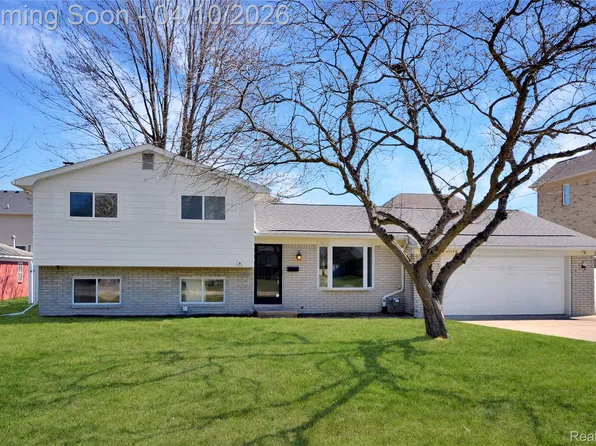 45064 Hecker Dr, Utica, MI 48317