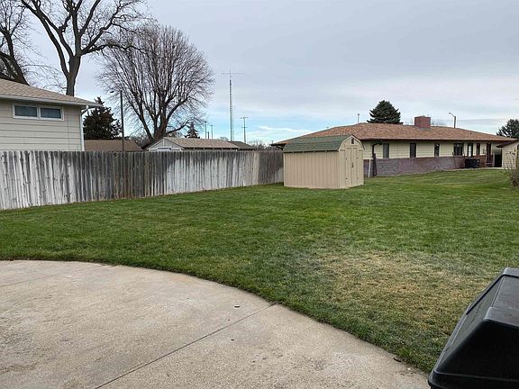 3rd image of 318 Bowmar Dr