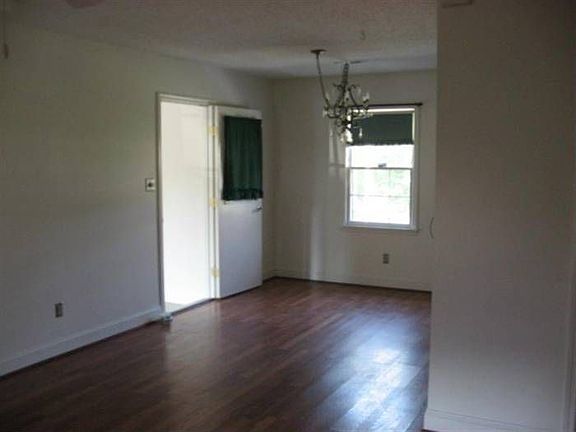5th image of 4475 Mixedwood Dr