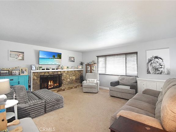 4th image of 5493 Peacock Ln