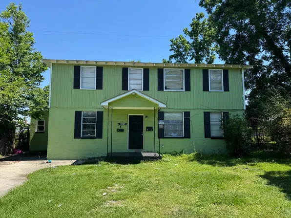 1010 W 45th St #B, Savannah, GA 31405