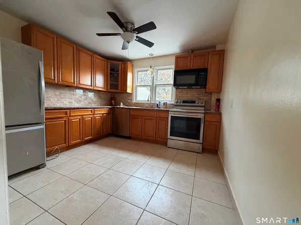40 Travis Ave, Stamford, CT 06905
