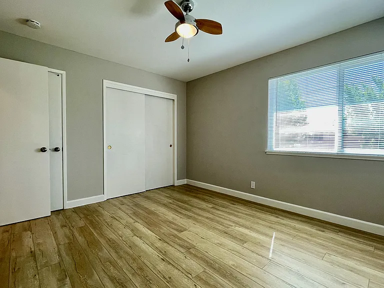 1588 Ontario Dr #4 — Photo 11