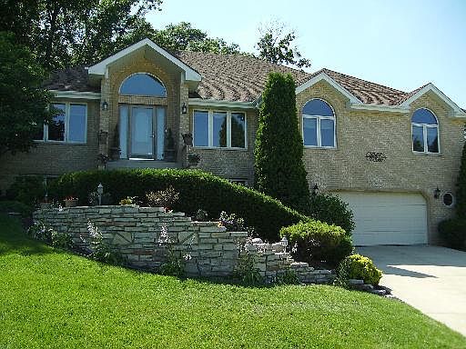 1st image of 12128 Graceland Ct