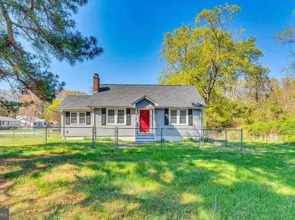 122 W Hawthorne Dr, La Plata, MD 20646