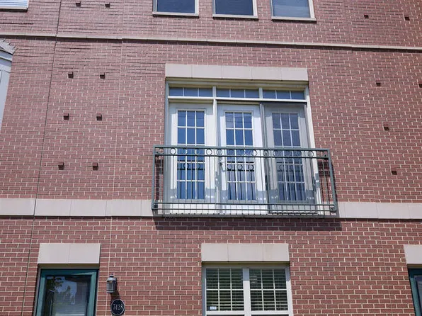 7428 W Fullerton Ave, Elmwood Park, IL 60707