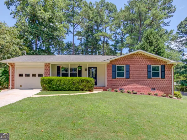 849 Pine Shadow Ln, Winder, GA 30680