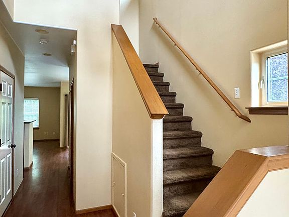 3rd image of 10595 NE Kingston Meadows Cir