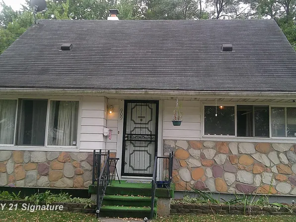 909 Barrie Ave, Flint, MI 48507
