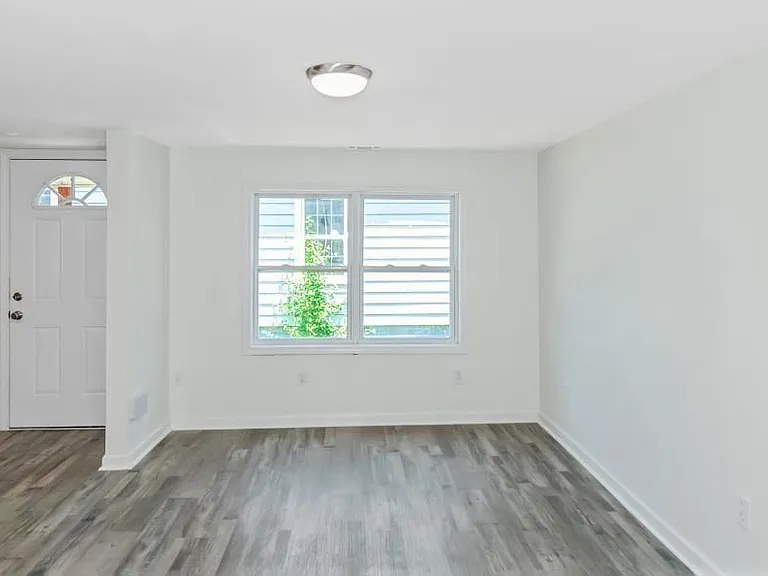 204 Mill St — Photo 14