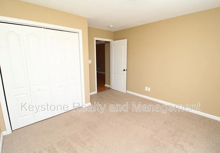 1721 Thistlewood Dr #B — Photo 5