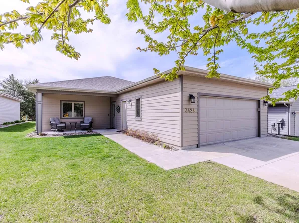 3426 Golf Villa Dr, Milford, IA 51351