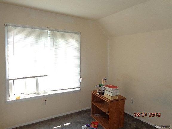 5th image of 9019 Westwood St