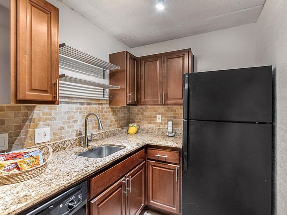 4th image of 1835 E Don Carlos Ave APT 206